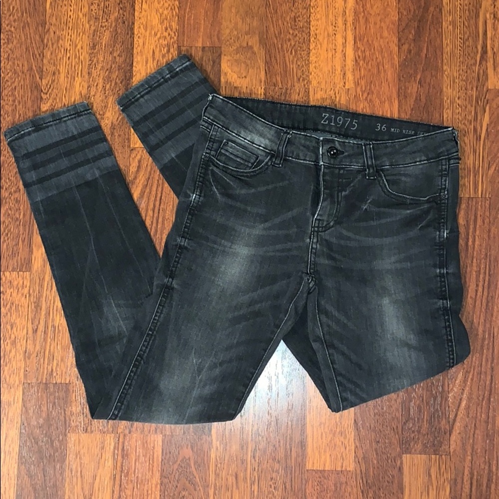 ZARA | mid rise black jeans